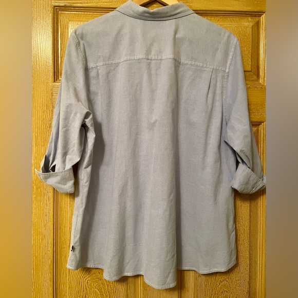 Women’s Izod Light Blue Casual Button-Down Shirt size 1X - Picture 4 of 5